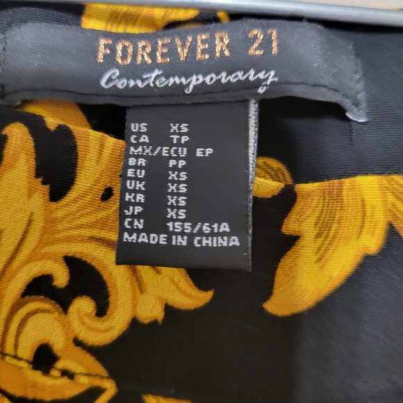 Beautiful Worn Once Pair of Highwaisted   Wide Legged Scarf Pants XS - Picture 6 of 6